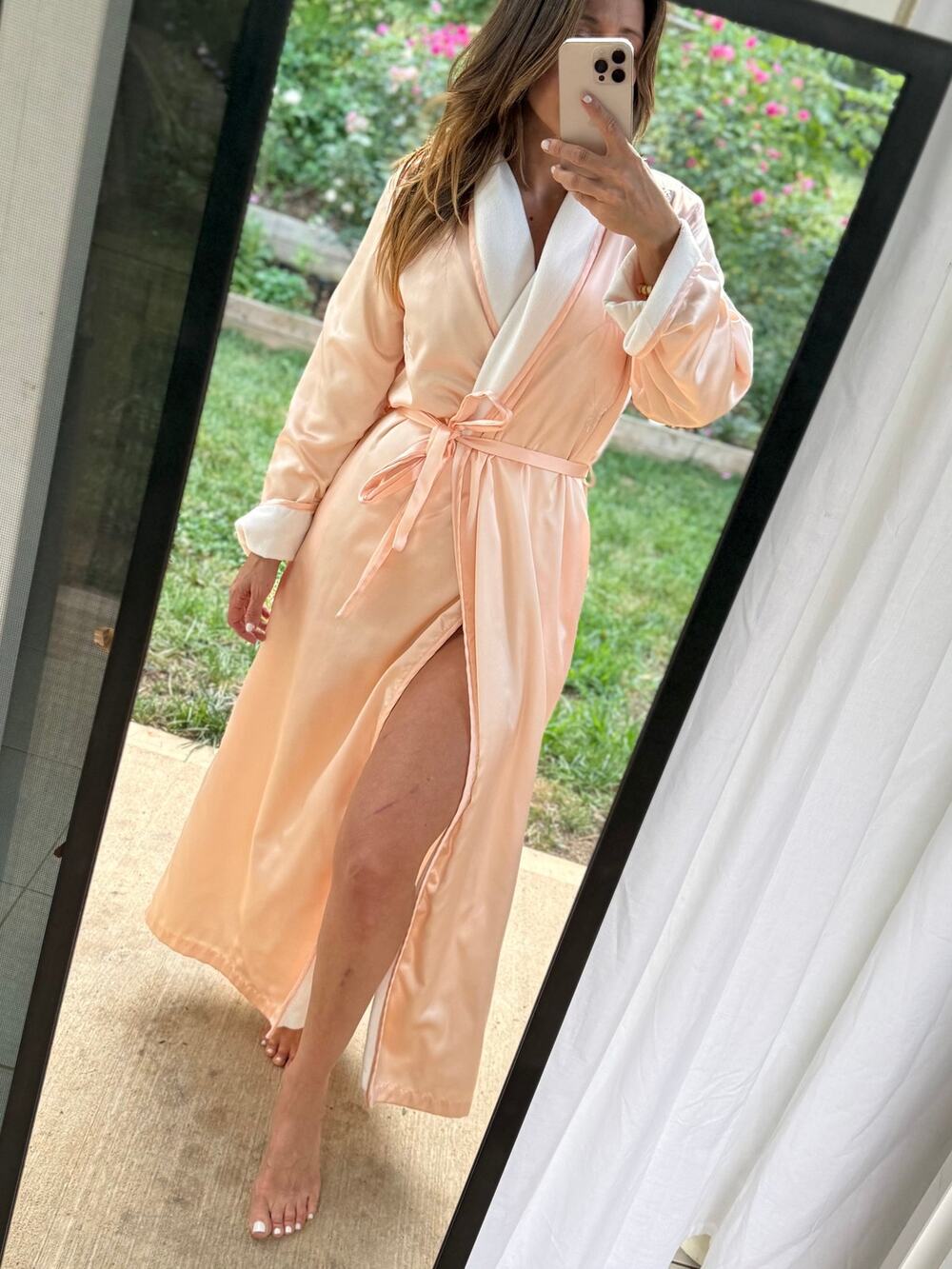 Vintage Natori Classics Embroidered Satin Robe